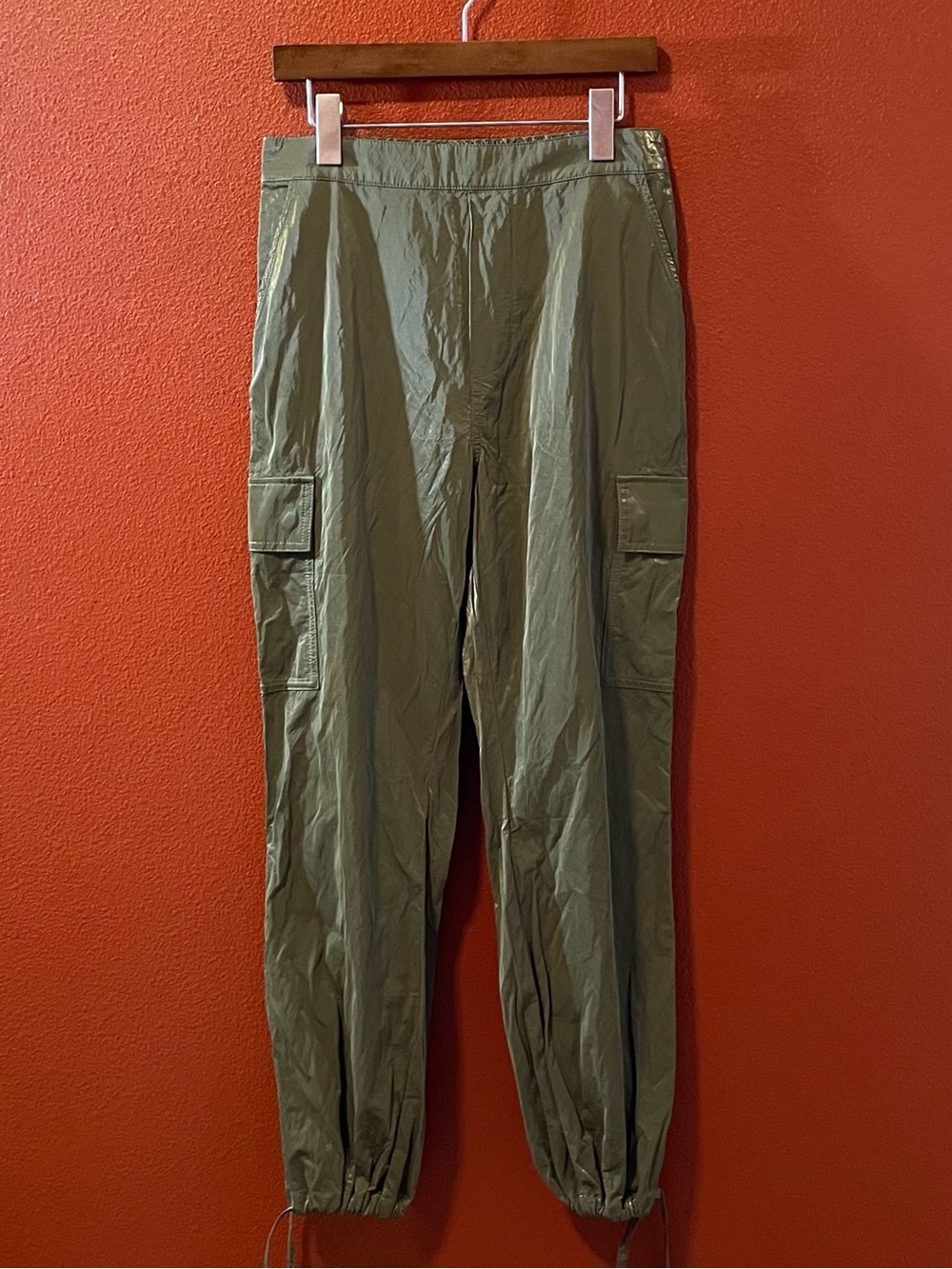 Good American Women’s The Paper Cargo Sage Green Cargo High Rise Shiny Pant